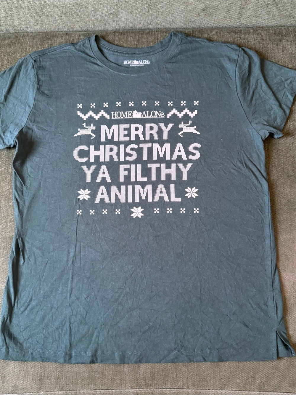 Home Alone 'Merry Christmas Ya Filthy Animal' Dark Green Holiday Throw